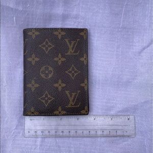 louis vuitton passport holder